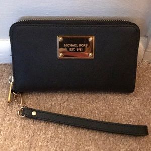 Michael Kors wristlet wallet